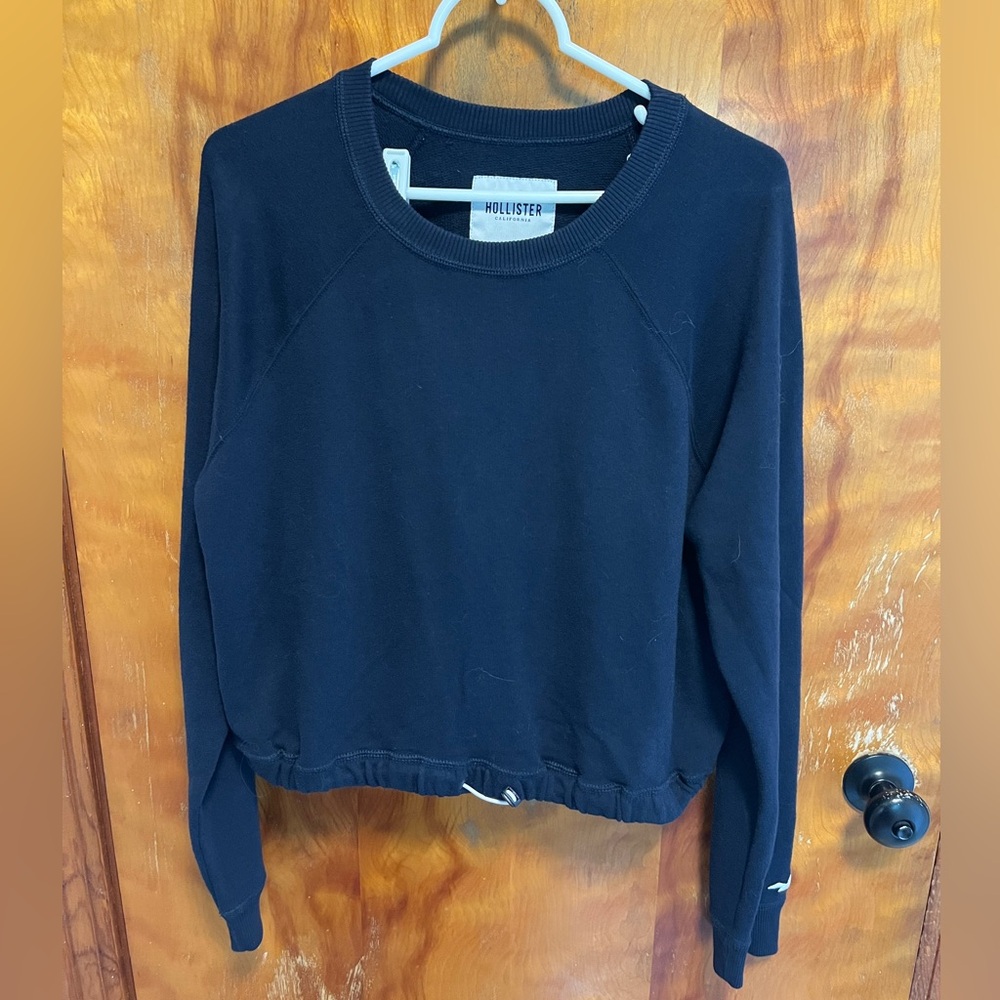 Women’s Navy cropped crew sweatshirt